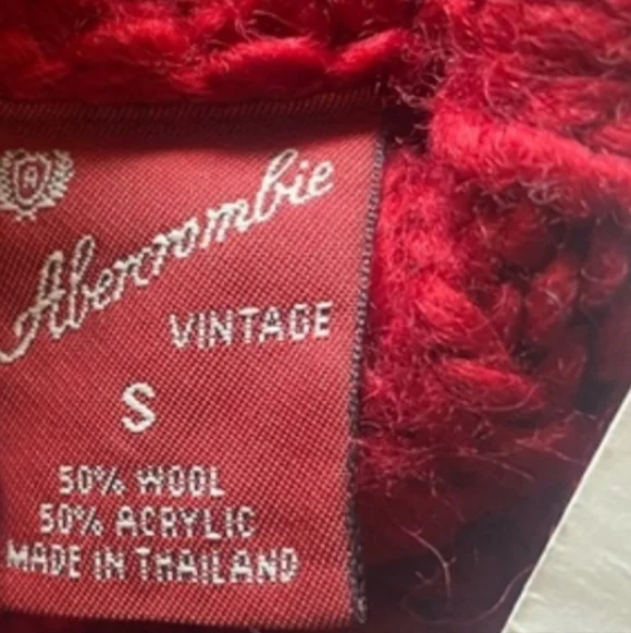 Abercrombie & Fitch Red Cable Knit Turtleneck Sweater - Picture 3 of 3